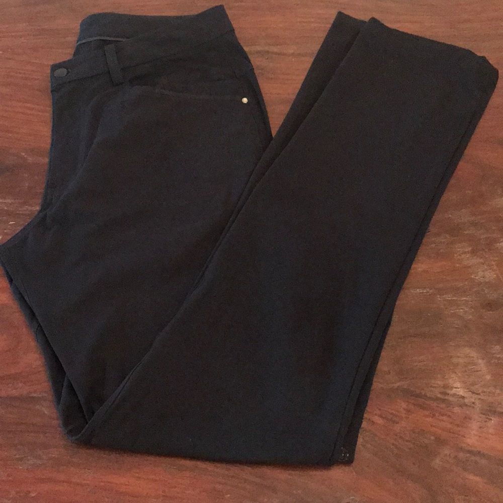 Men’s Lululemon ABC pant.